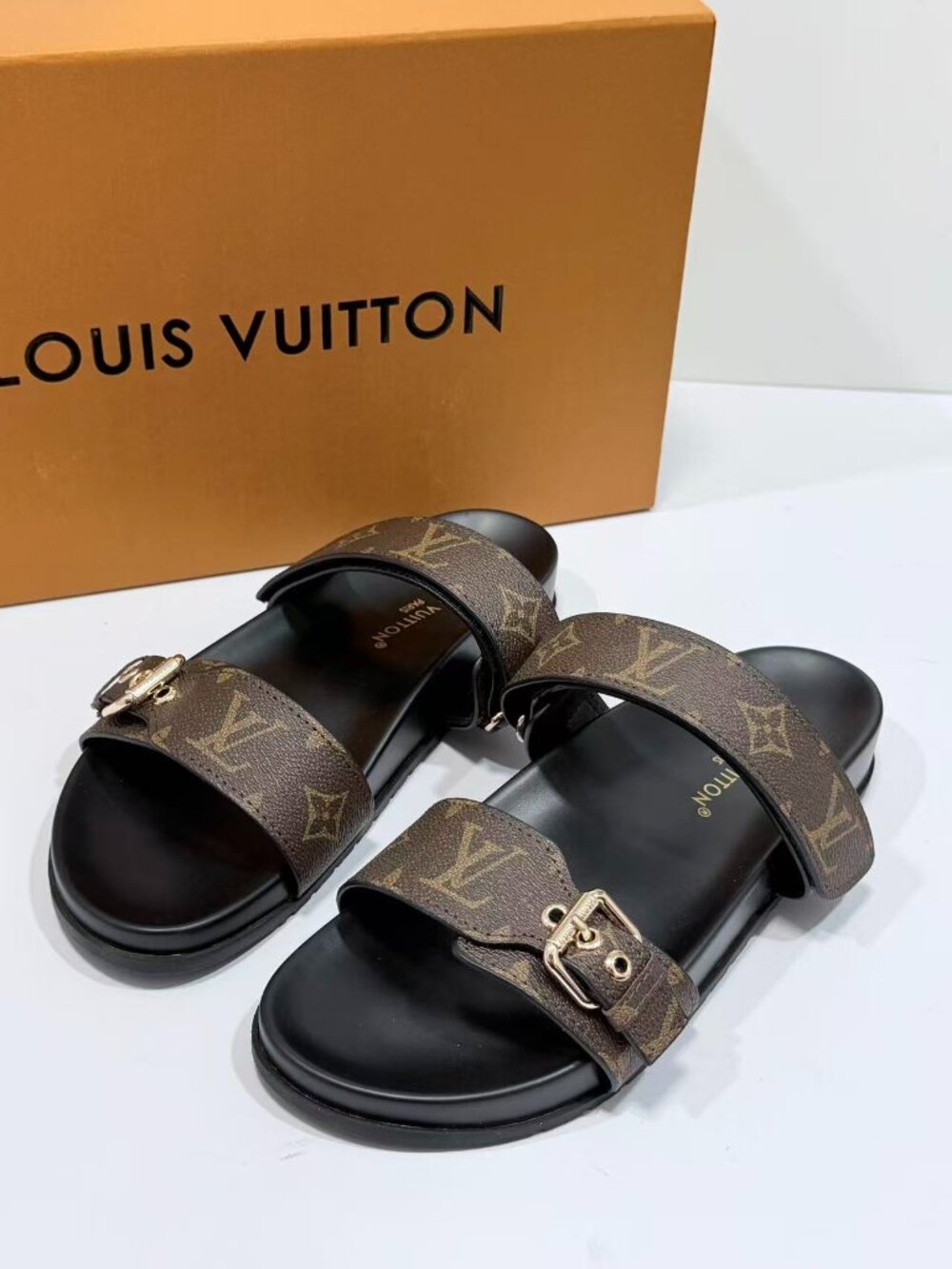 Louis Vuittion Women's Sandals